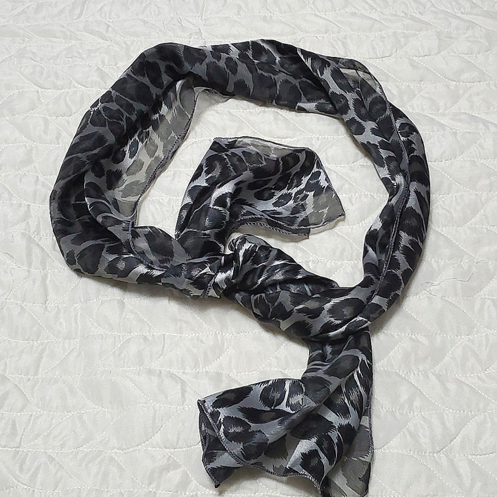 Modern scarf